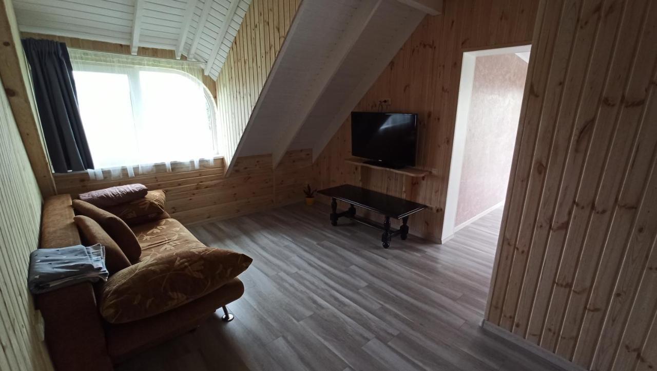 Eco House Hotell Tjornomorsk Exteriör bild