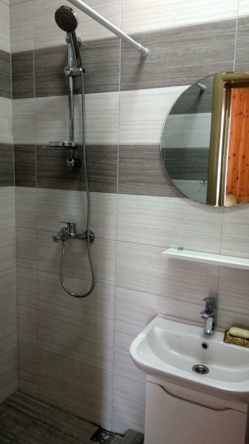 Eco House Hotell Tjornomorsk Exteriör bild