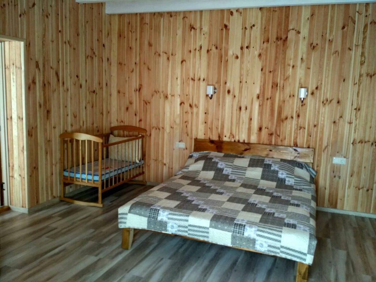 Eco House Hotell Tjornomorsk Exteriör bild